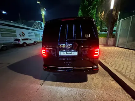 Volkswagen Multivan 2017 года за 27 000 000 тг. в Алматы – фото 23