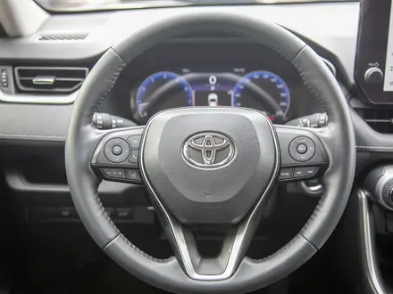 Toyota RAV4 2023 года за 17 200 000 тг. в Алматы – фото 13