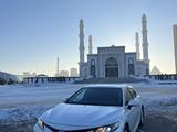 Toyota Camry 2021 года за 15 450 000 тг. в Астана – фото 3