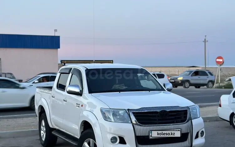 Toyota Hilux 2013 годаfor10 000 000 тг. в Жанаозен