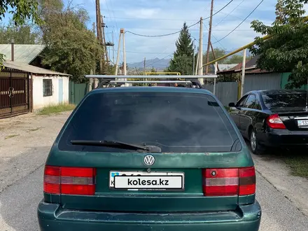 Volkswagen Passat 1995 года за 1 750 000 тг. в Алматы – фото 4