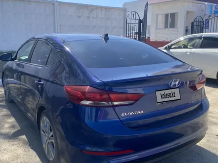 Hyundai Elantra 2017 года за 4 500 000 тг. в Актобе – фото 3