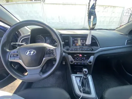 Hyundai Elantra 2017 года за 4 500 000 тг. в Актобе – фото 5