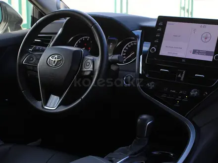 Toyota Camry 2023 года за 16 800 000 тг. в Актау – фото 10