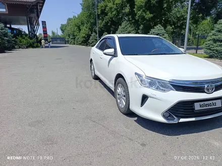 Toyota Camry 2015 года за 9 350 000 тг. в Тараз – фото 3