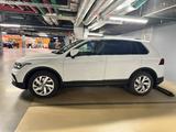 Volkswagen Tiguan 2021 года за 16 500 000 тг. в Астана – фото 2