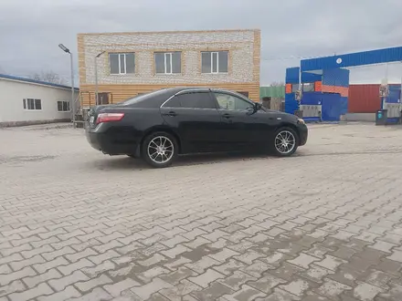 Toyota Camry 2006 года за 6 000 000 тг. в Урджар – фото 2