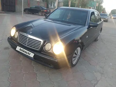 Mercedes-Benz E 230 1996 года за 1 980 000 тг. в Алматы – фото 2