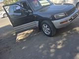 Toyota RAV4 1996 года за 3 000 000 тг. в Уральск – фото 2