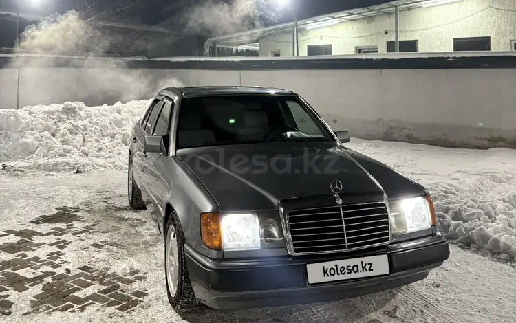 Mercedes-Benz E 320 1993 года за 2 000 000 тг. в Алматы