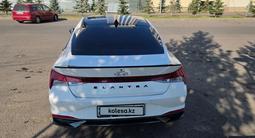 Hyundai Elantra 2022 года за 8 500 000 тг. в Астана – фото 2
