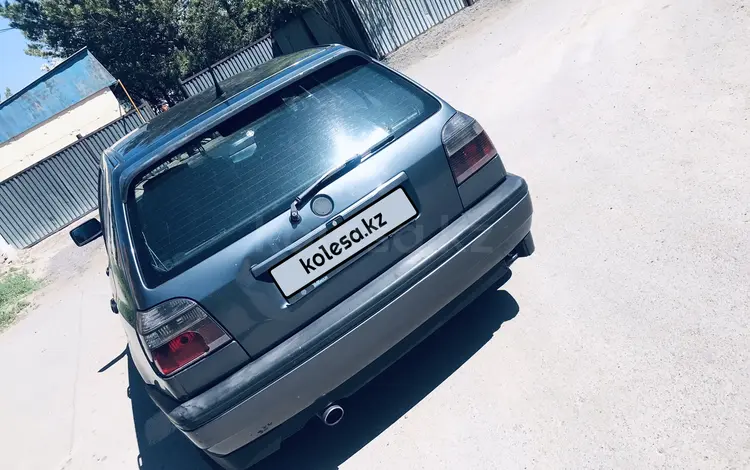 Volkswagen Golf 1998 годаүшін2 300 000 тг. в Астана