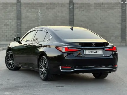 Lexus ES 250 2021 года за 21 000 000 тг. в Алматы – фото 4