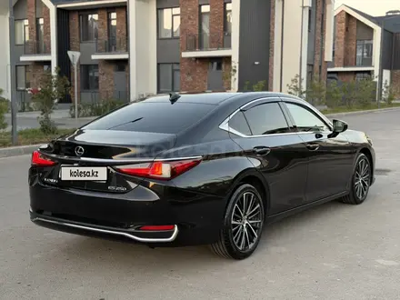 Lexus ES 250 2021 года за 21 000 000 тг. в Алматы – фото 10