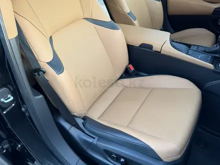 Lexus ES 250 2021 года за 21 000 000 тг. в Алматы – фото 17