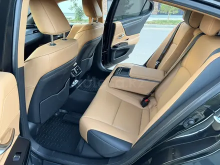 Lexus ES 250 2021 года за 21 000 000 тг. в Алматы – фото 18
