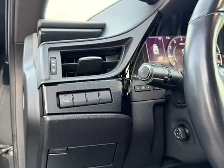 Lexus ES 250 2021 года за 21 000 000 тг. в Алматы – фото 24