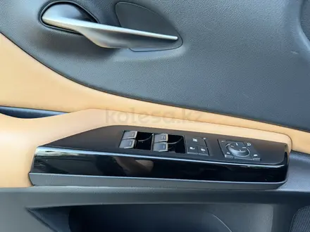Lexus ES 250 2021 года за 21 000 000 тг. в Алматы – фото 23