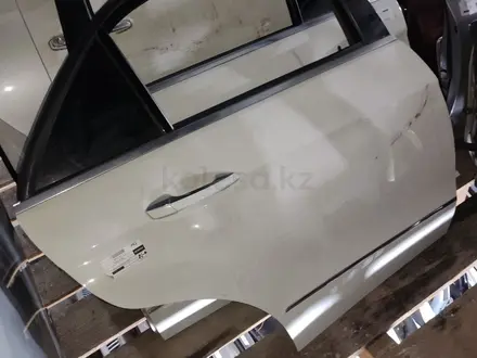 ДВЕРЬ MERCEDES W212 ЗАДНИЙ В СБОРЕ ОРИГИНАЛ за 80 000 тг. в Астана – фото 4