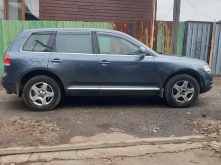 Volkswagen Touareg 2004 года за 3 800 000 тг. в Алматы – фото 2