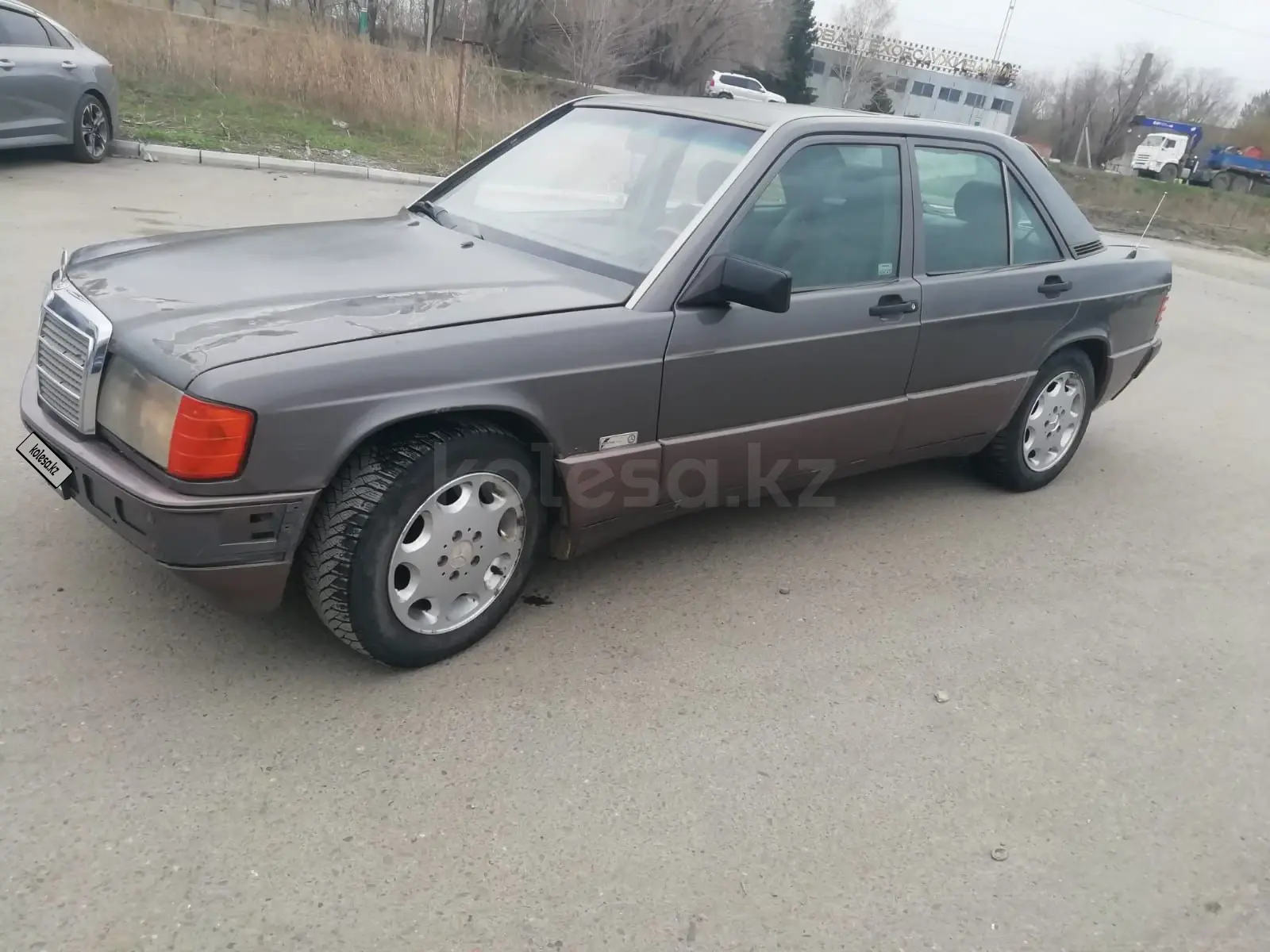 Mercedes-Benz 190, 1990