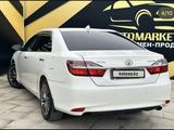 Toyota Camry 2015 года за 11 000 000 тг. в Атырау – фото 3