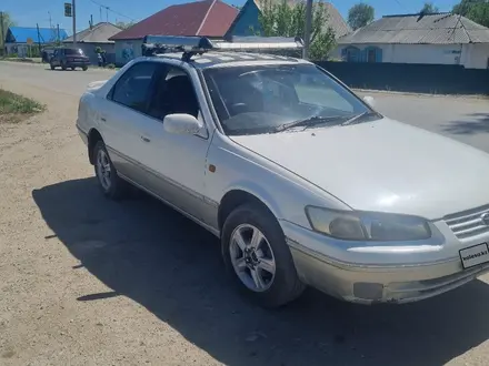 Toyota Camry 1997 года за 2 900 000 тг. в Усть-Каменогорск – фото 2