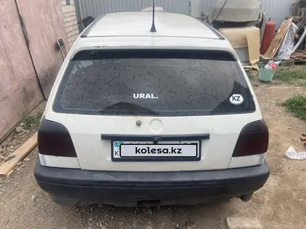 Volkswagen Golf 1995 года за 1 100 000 тг. в Уральск – фото 3