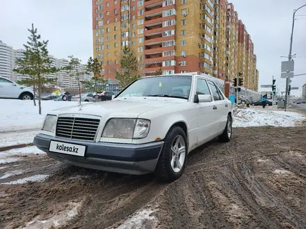 Mercedes-Benz E 200 1993 года за 1 650 000 тг. в Астана