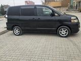 Toyota Voxy 2005 годаүшін4 200 000 тг. в Актау – фото 2