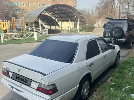 Mercedes-Benz E 230 1989 года за 530 000 тг. в Алматы – фото 2