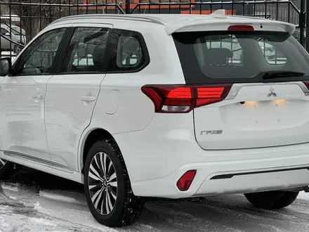 Mitsubishi Outlander 2022 года за 11 250 000 тг. в Семей – фото 5