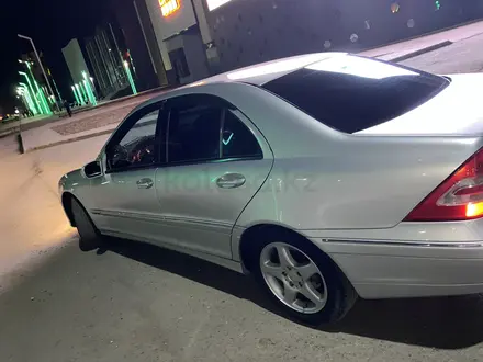 Mercedes-Benz C 200 2002 года за 3 400 000 тг. в Павлодар – фото 4