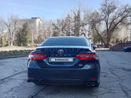 Toyota Camry 2018 года за 11 700 000 тг. в Алматы – фото 5