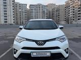 Toyota RAV4 2018 года за 12 500 000 тг. в Алматы