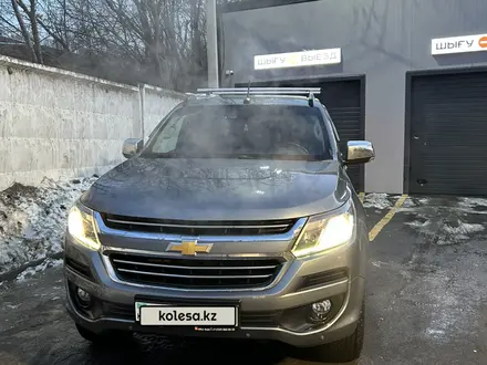 Chevrolet TrailBlazer 2022 года за 14 700 000 тг. в Алматы – фото 2