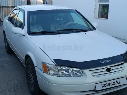 Toyota Camry 2000 года за 2 800 000 тг. в Экибастуз – фото 2