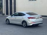 Hyundai Elantra 2018 года за 6 500 000 тг. в Тараз – фото 2