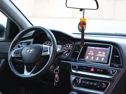 Hyundai Sonata 2019 года за 8 600 000 тг. в Шымкент – фото 7