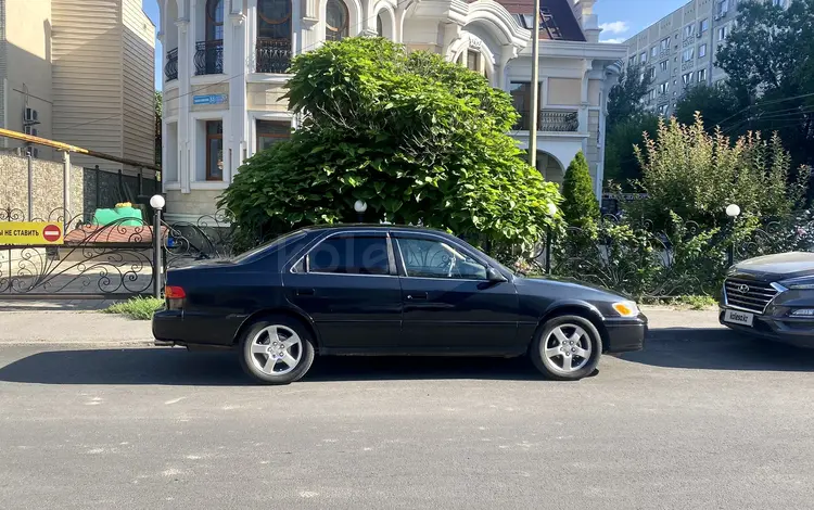 Toyota Camry 2000 года за 3 500 000 тг. в Алматы