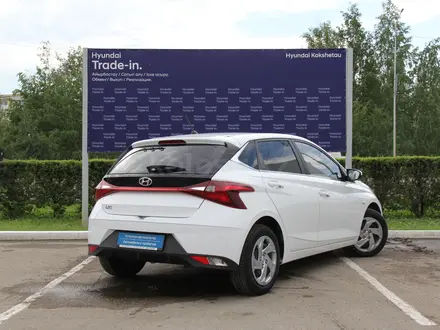 Hyundai i20 2023 года за 7 690 000 тг. в Кокшетау – фото 6