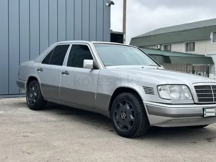 Mercedes-Benz E 250 1994 года за 2 500 000 тг. в Астана – фото 4