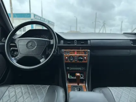 Mercedes-Benz E 250 1994 года за 2 500 000 тг. в Астана – фото 8