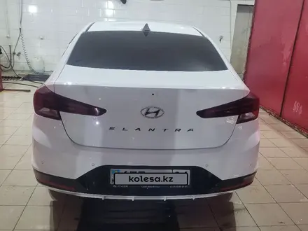 Hyundai Elantra 2019 года за 8 700 000 тг. в Атырау – фото 13