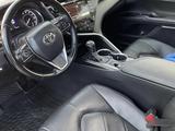 Toyota Camry 2019 года за 14 500 000 тг. в Алматы – фото 4