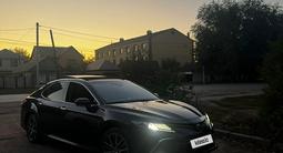 Toyota Camry 2023 года за 13 900 000 тг. в Уральск