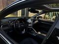 Toyota Camry 2023 года за 13 900 000 тг. в Уральск – фото 2