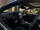 Toyota Camry 2023 года за 14 500 000 тг. в Уральск