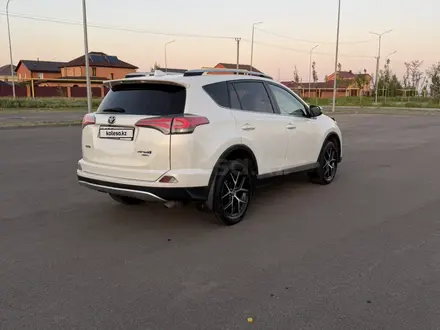 Toyota RAV4 2017 года за 10 000 000 тг. в Астана – фото 4