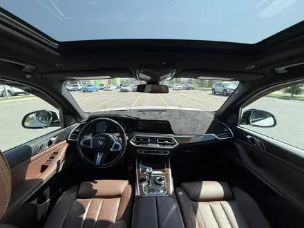 BMW X5 2020 года за 32 500 000 тг. в Алматы – фото 17